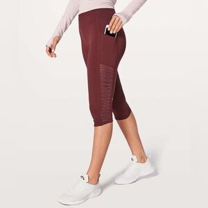 Lululemon Sharp Turns Crop 17” - Redwood - Size 2 (W6AMES) Capri Leggings‎